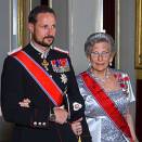 28 April: The Crown Prince, Crown Princess and Princess Astrid, Mrs Ferner on their way to the gala banquet i honour of the state visit (Photo: Bjørn Sigurdsøn, Scanpix)
